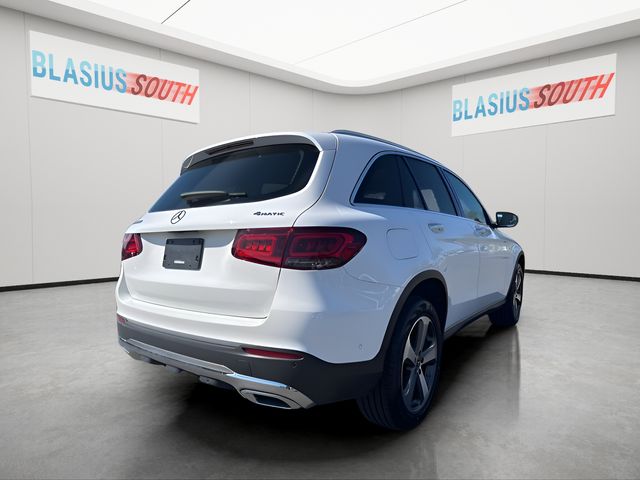 2022 Mercedes-Benz GLC view 3