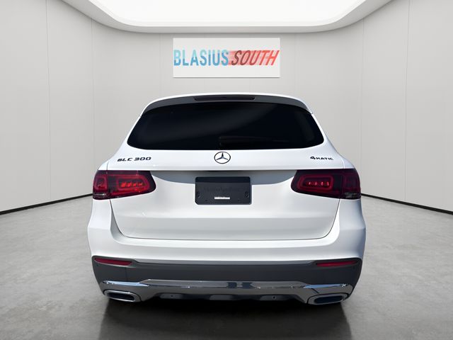 2022 Mercedes-Benz GLC view 4