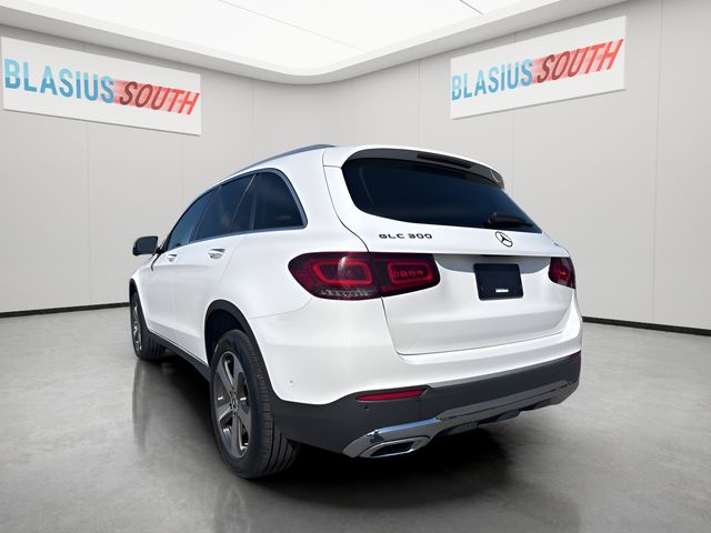 2022 Mercedes-Benz GLC view 5