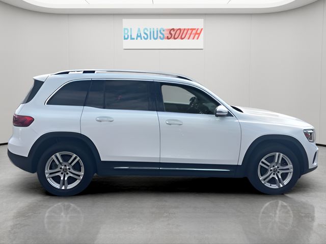 2023 Mercedes-Benz GLB view 2