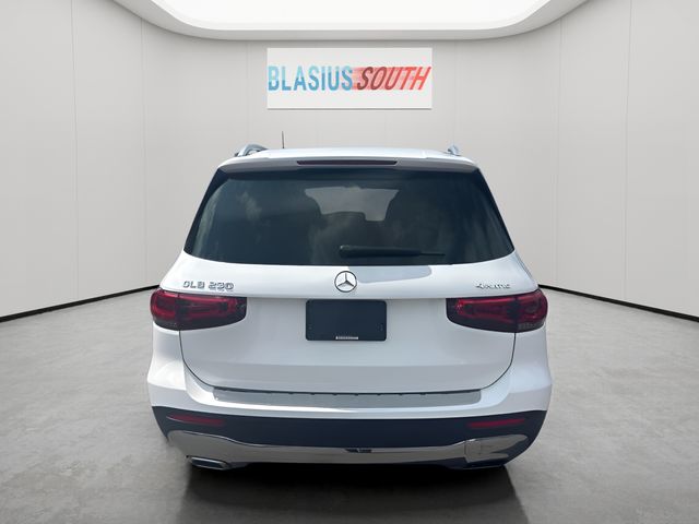 2023 Mercedes-Benz GLB view 4