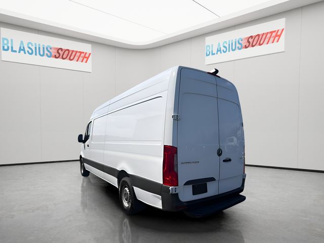 2022 Mercedes-Benz Sprinter 2500 view 5