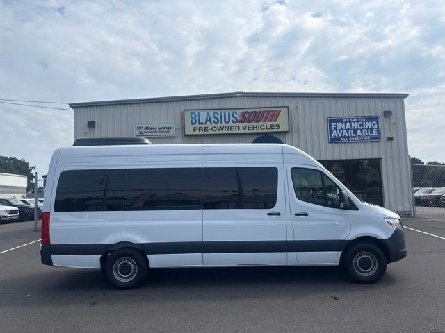 2025 Mercedes-Benz Sprinter 2500 view 2