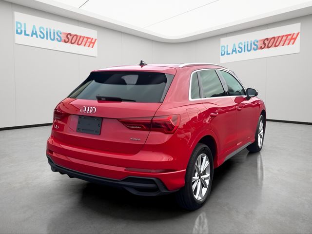 2025 Audi Q3 view 3