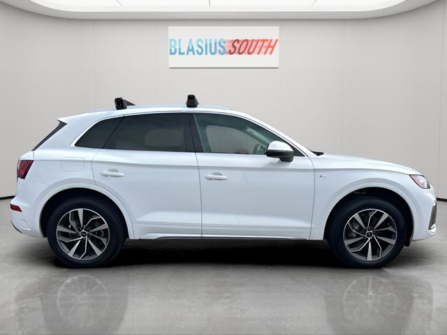 2024 Audi Q5 view 2