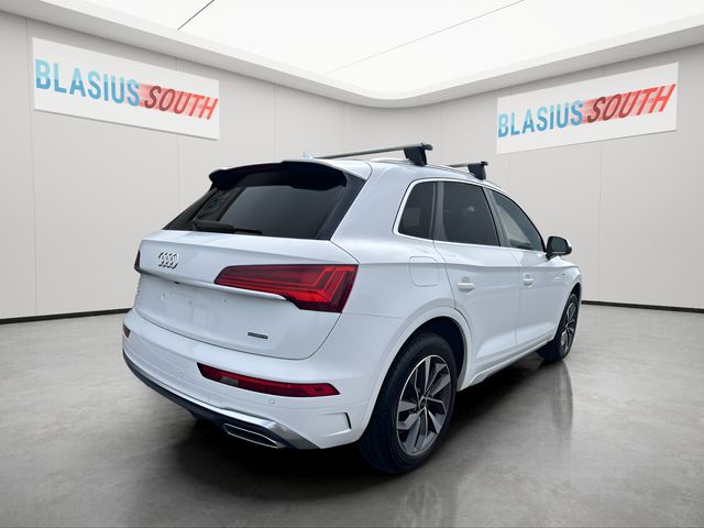 2024 Audi Q5 view 3