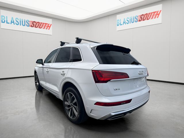 2024 Audi Q5 view 5