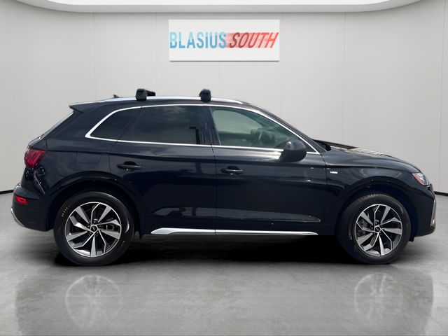 2023 Audi Q5 view 2
