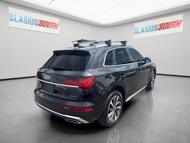 2023 Audi Q5 view 3