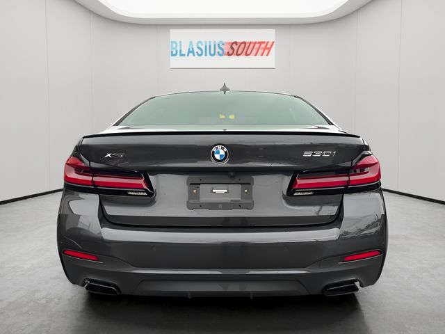 2023 BMW 5 Series view 4
