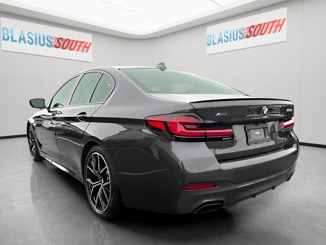 2023 BMW 5 Series view 5