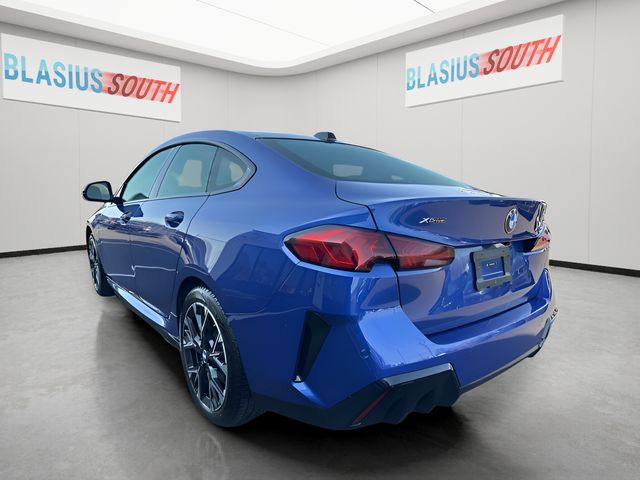 2025 BMW 2 Series view 5