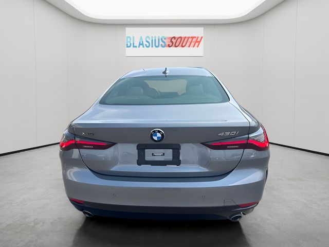 2023 BMW 4 Series view 4