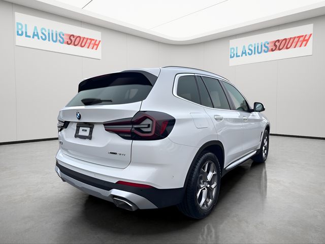 2023 BMW X3 view 3