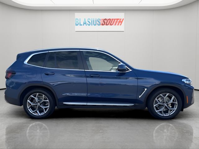 2023 BMW X3 view 2