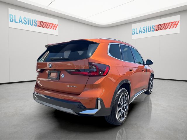 2023 BMW X1 view 3