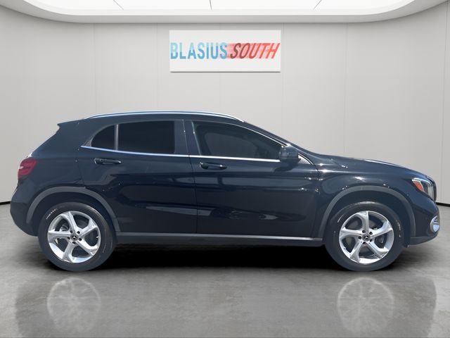 2020 Mercedes-Benz GLA view 2