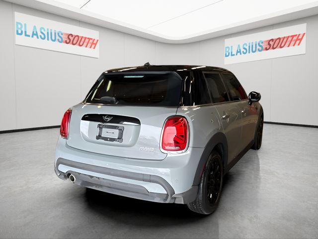 2023 MINI Cooper view 3
