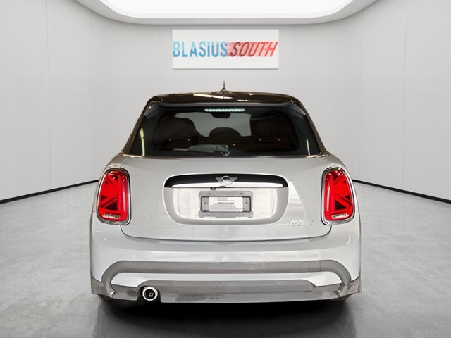 2023 MINI Cooper view 4