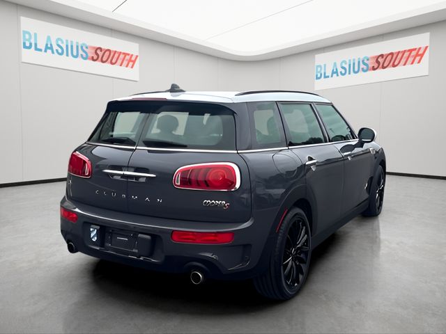 2019 MINI Cooper S Clubman view 3