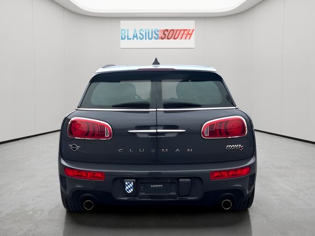 2019 MINI Cooper S Clubman view 4