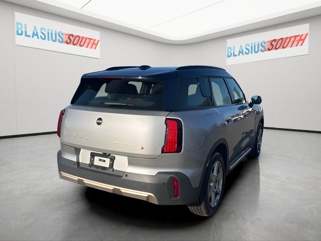 2025 MINI Cooper S Countryman view 3