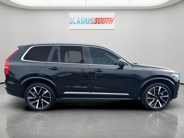 2023 Volvo XC90 view 2