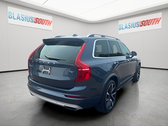 2018 Volvo XC90 view 3