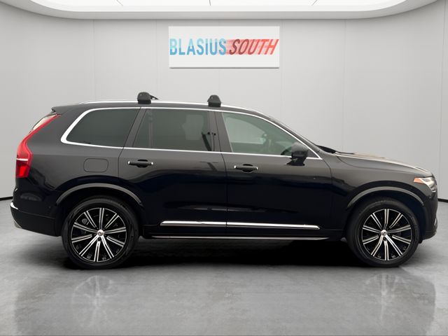 2021 Volvo XC90 view 2