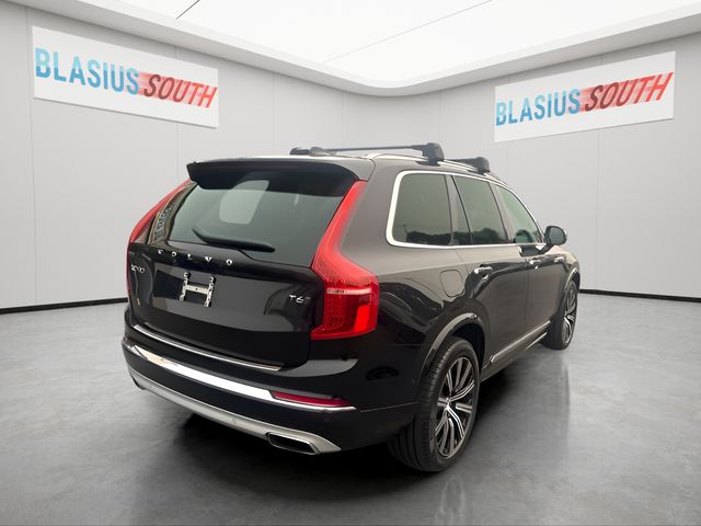 2021 Volvo XC90 view 3
