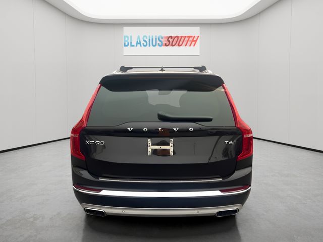 2021 Volvo XC90 view 4