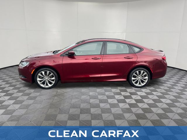 2015 Chrysler 200 view 2