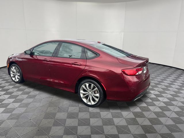 2015 Chrysler 200 view 3