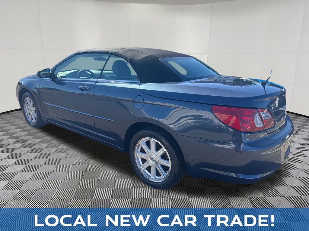 2008 Chrysler Sebring view 3