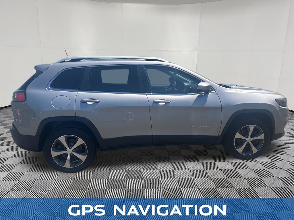 2019 Jeep Cherokee view 4