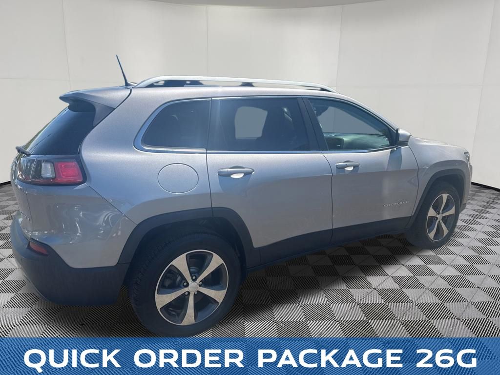 2019 Jeep Cherokee view 5