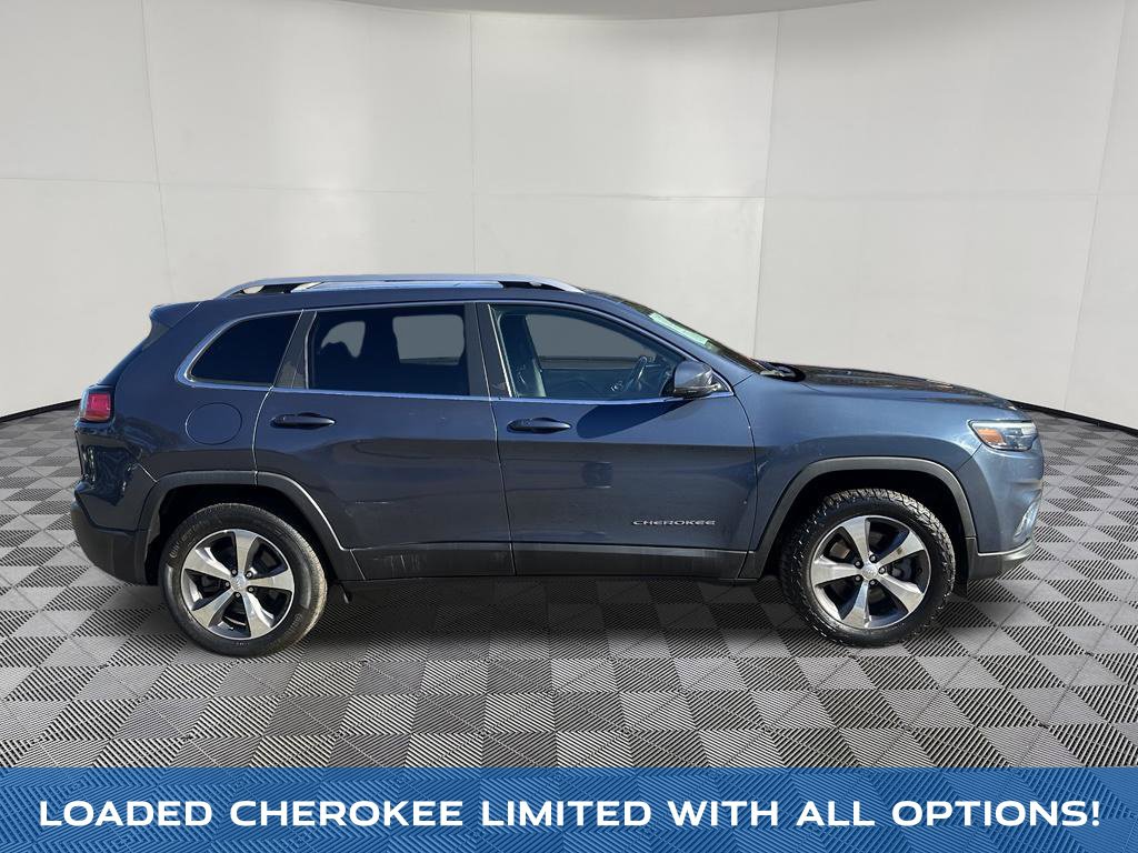 2020 Jeep Cherokee view 5