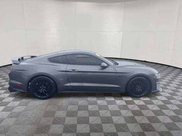 2021 Ford Mustang view 4
