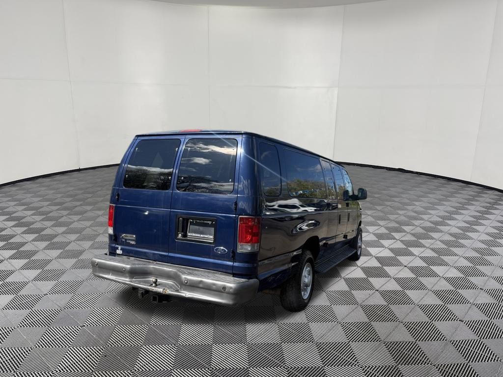 2007 Ford E-350SD view 5