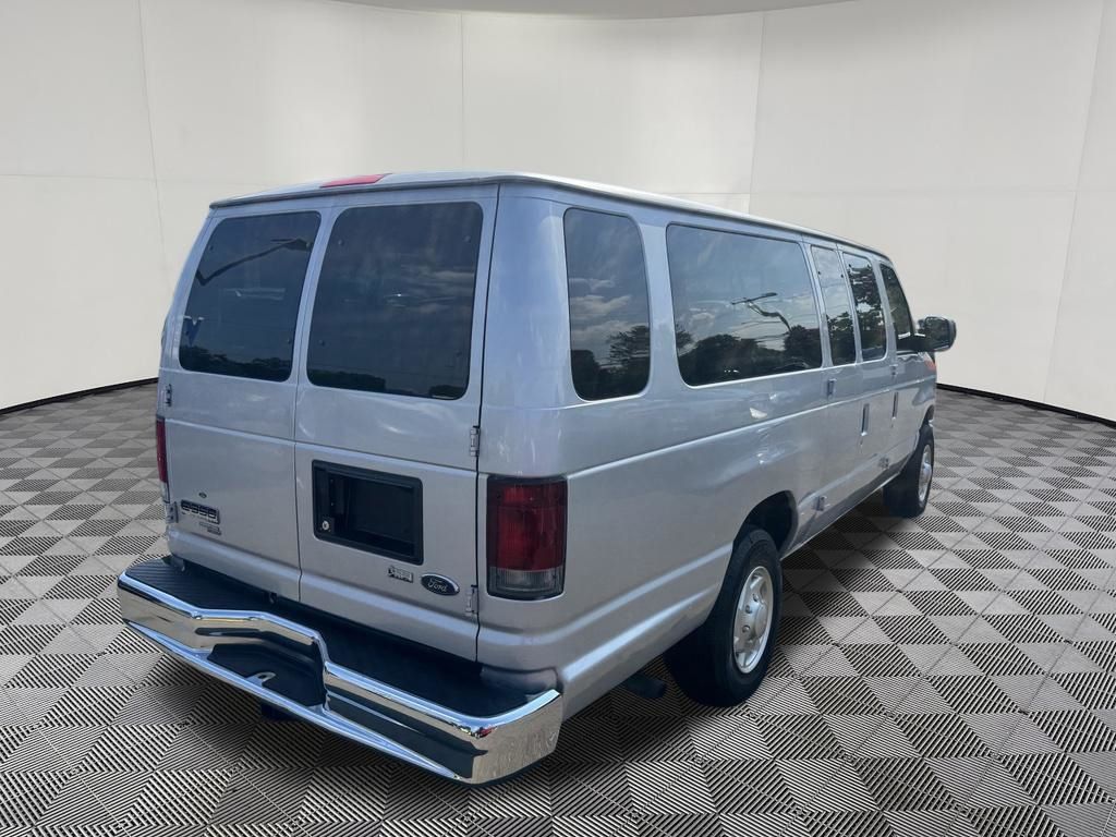 2012 Ford E-350SD view 5