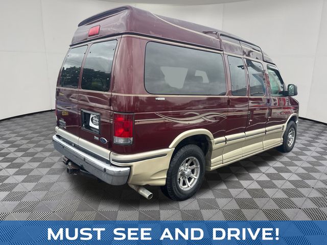 2009 Ford E-250 view 5