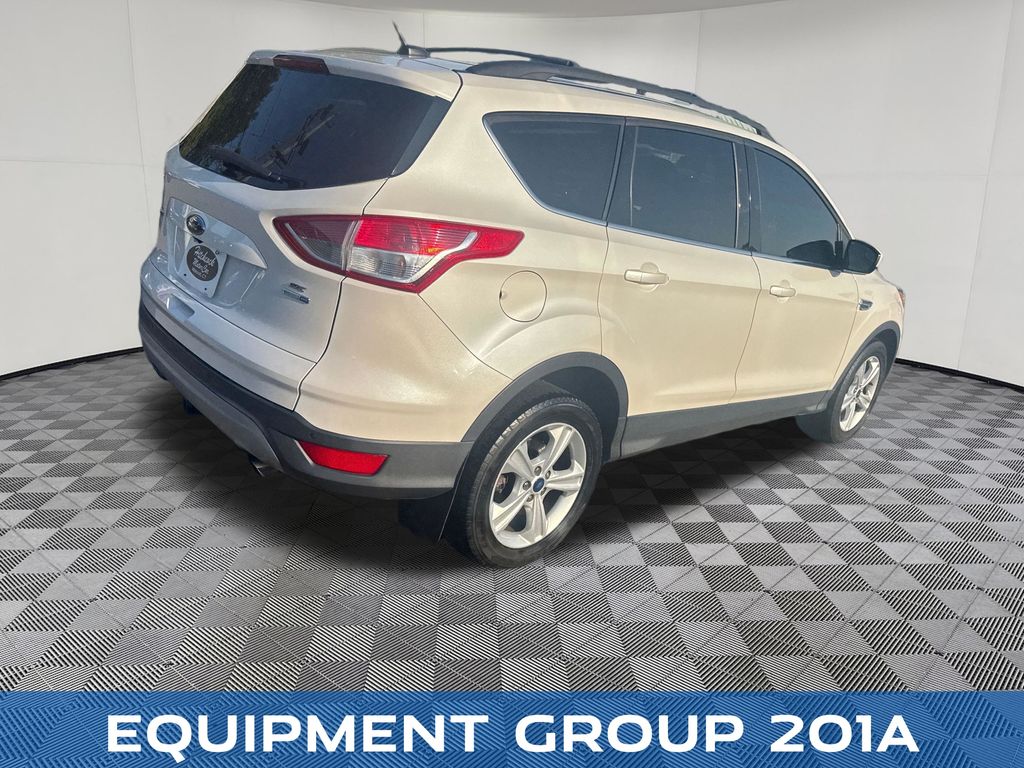2016 Ford Escape view 5