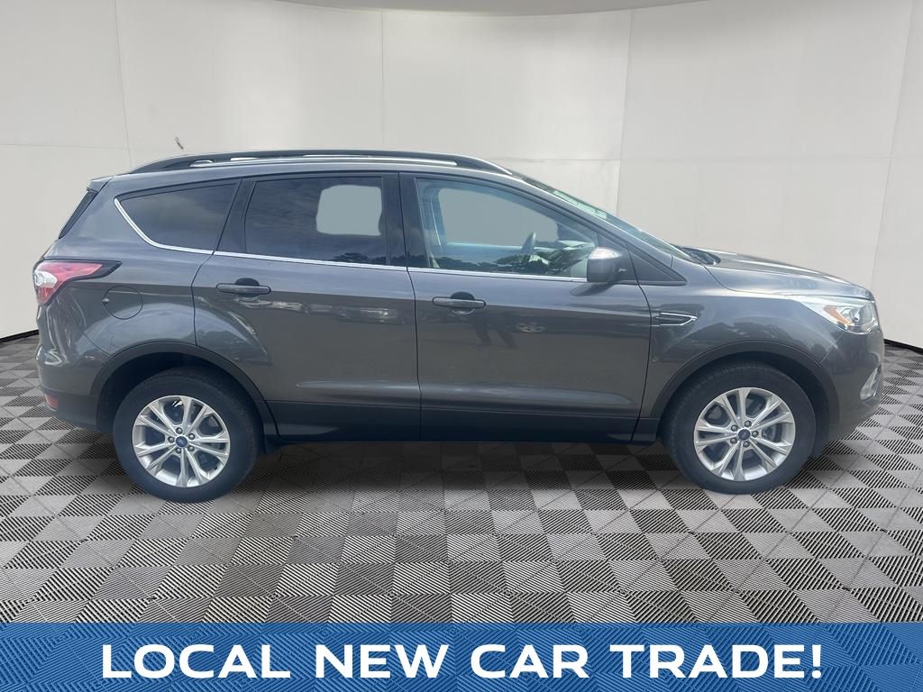2017 Ford Escape view 4