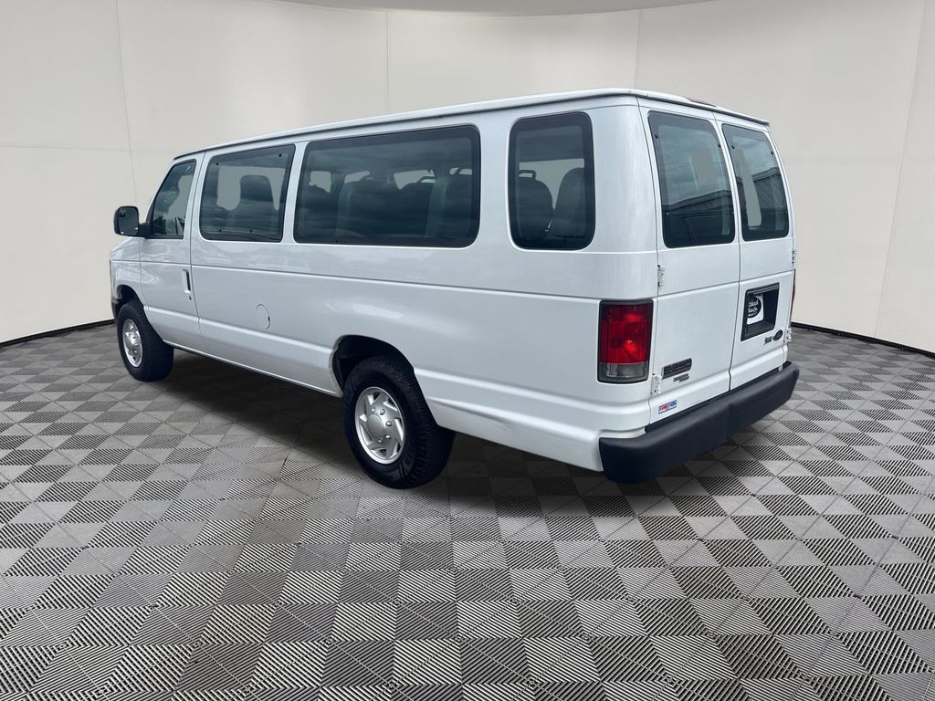 2014 Ford E-250 view 3