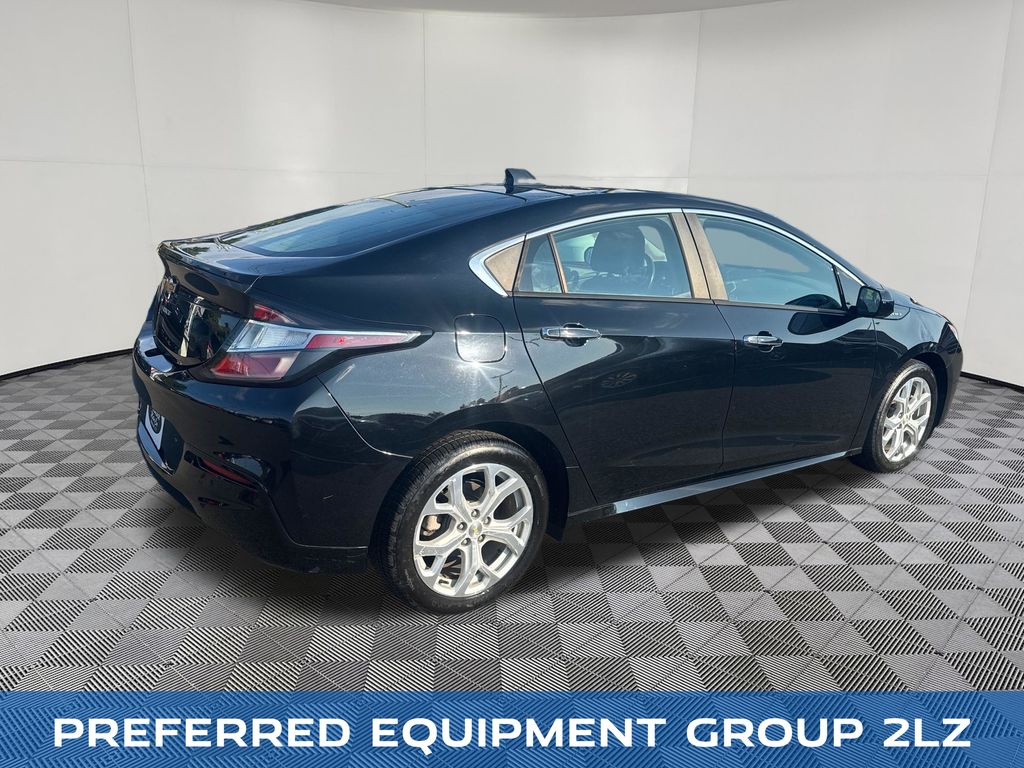 2018 Chevrolet Volt view 5