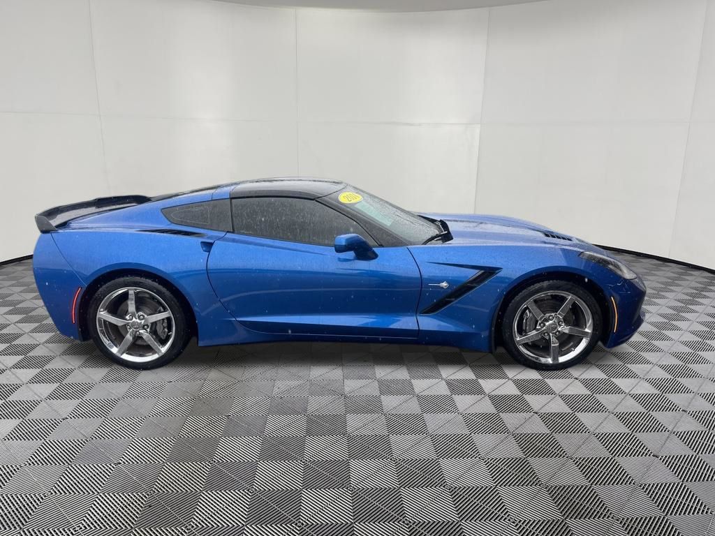 2014 Chevrolet Corvette Stingray view 4