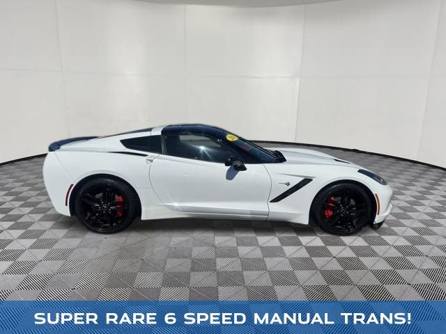2014 Chevrolet Corvette Stingray view 4