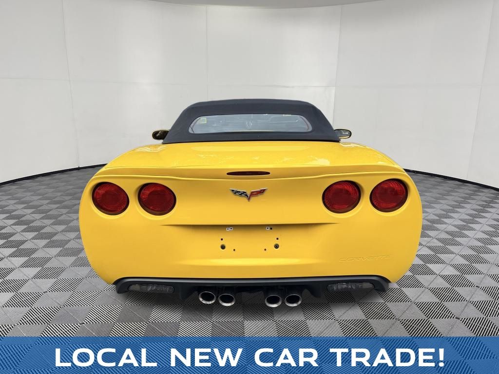 2011 Chevrolet Corvette view 4