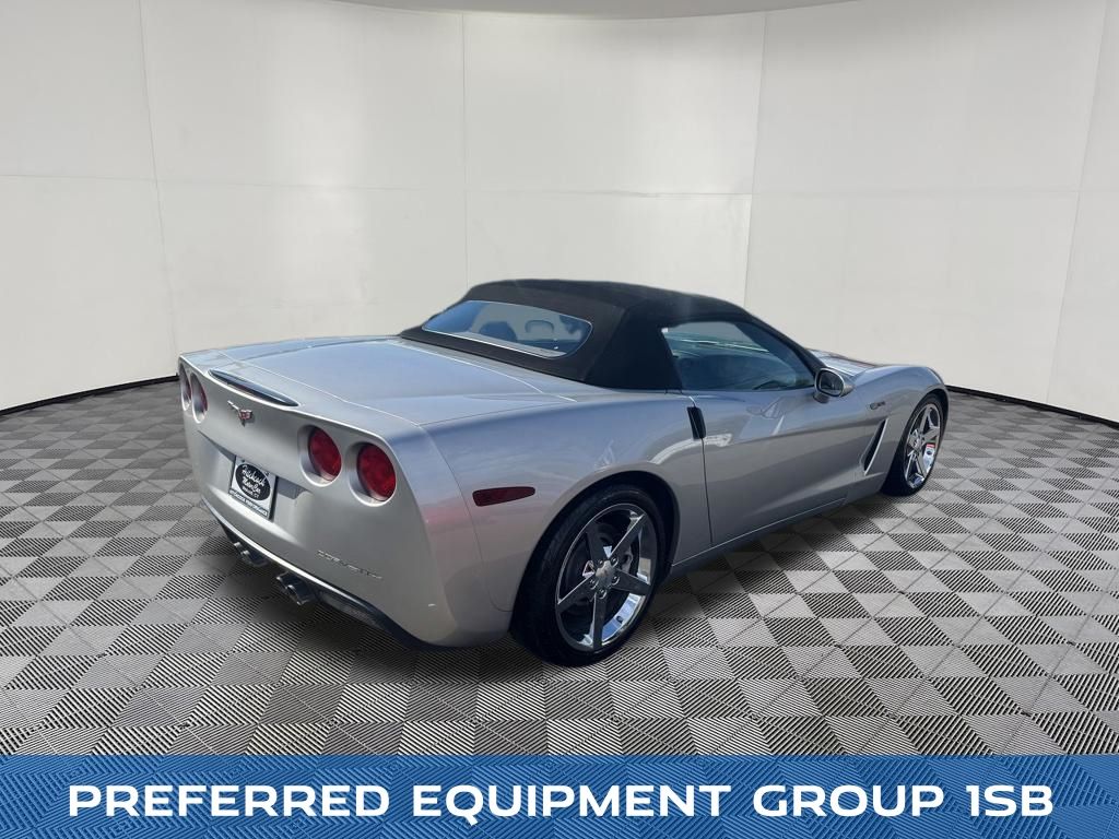 2005 Chevrolet Corvette view 5