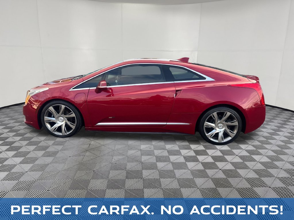 2014 Cadillac ELR view 3